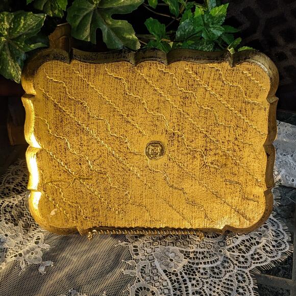 9" x 11" Vintage Italian Florentine Gold Gilt Decorative Wooden Serving Tray - Picture 5 of 10